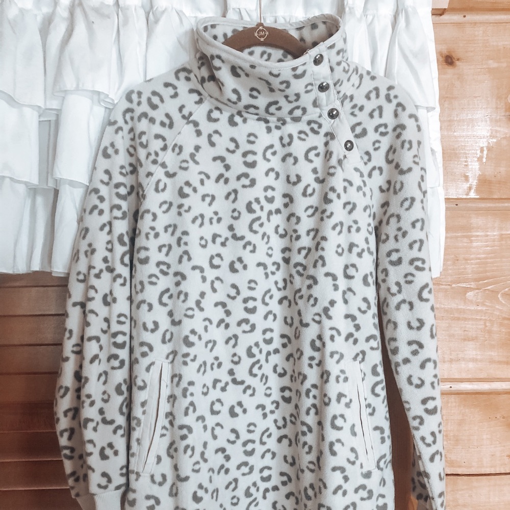 Leopard Print Pullover